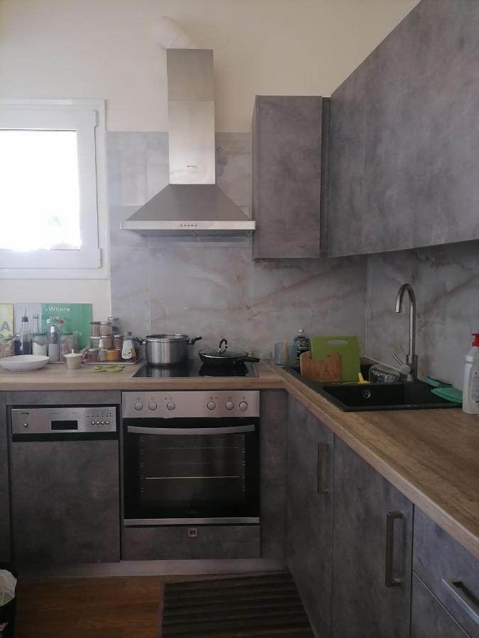 Oasis Roof Flat *